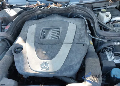 2011 Mercedes-Benz C 300 Luxury 4Matic z USA, uszkodzony, nr VIN WDDGF8BB7BR139038